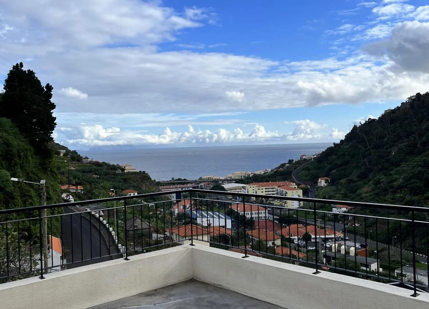 Dom wakacyjny Ribeira Roots Residence Santa Cruz  Portugalia